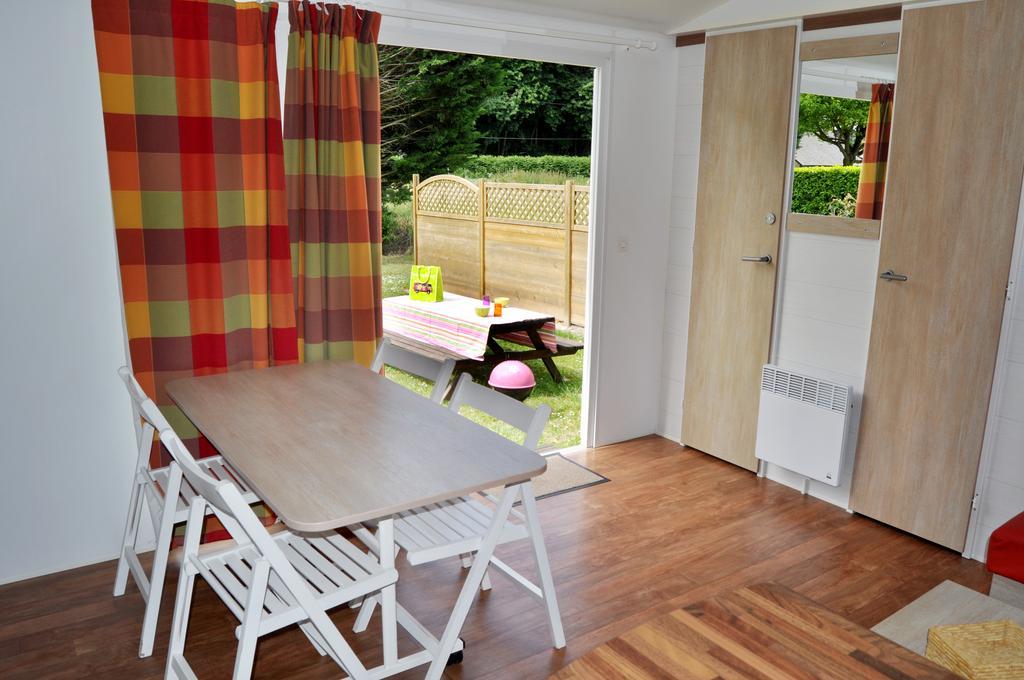 Camping Les Couesnons Hotel Roz-sur-Couesnon Bilik gambar